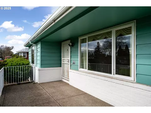 15708 SE Francis Ave, Milwaukie, OR 97267