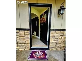 Entry Way - 802 NW 5th Cir, Camas, WA 98607 photo 1 of 2