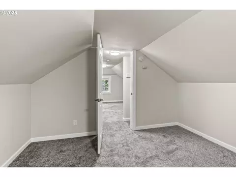Bedroom - 802 NW 5th Cir, Camas, WA 98607 photo 2 of 4