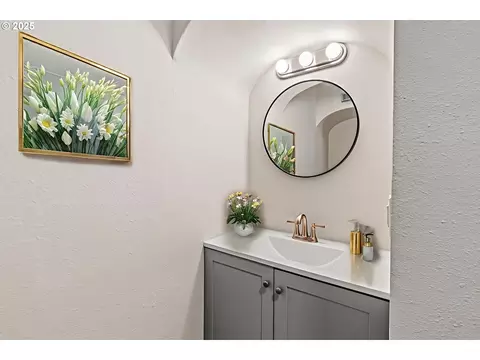 Bath - 802 NW 5th Cir, Camas, WA 98607 photo 2 of 3