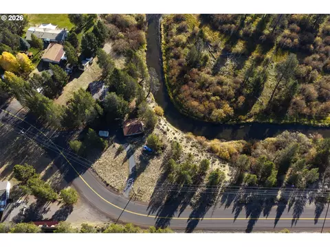 View/Area - 53254 Bridge Dr, La Pine, OR 97739 photo 5 of 15