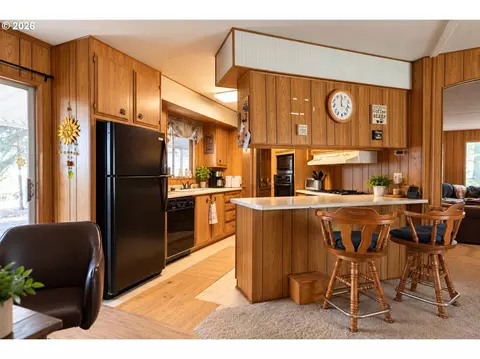 Kitchen - 53254 Bridge Dr, La Pine, OR 97739 photo 1 of 1