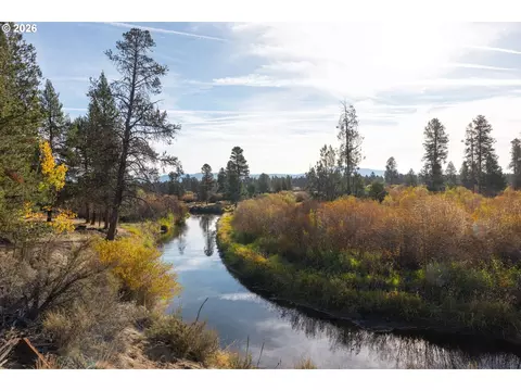 View/Area - 53254 Bridge Dr, La Pine, OR 97739 photo 2 of 15