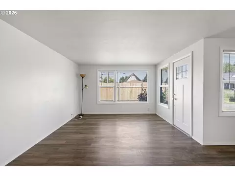 Living - 1008 Coburg Rd, Eugene, OR 97401 photo 2 of 7