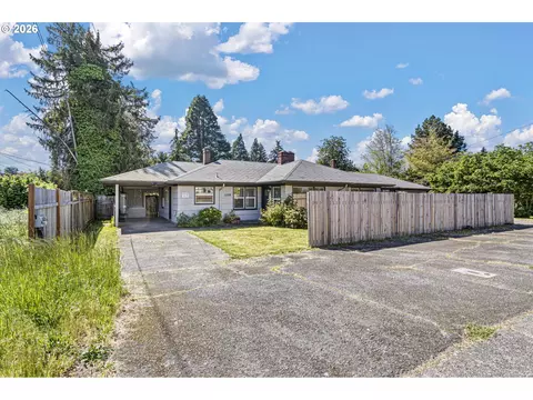 Exterior - 1008 Coburg Rd, Eugene, OR 97401 photo 2 of 15