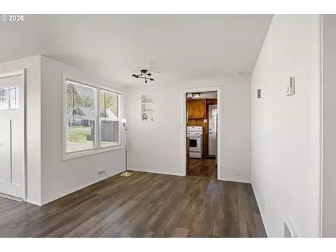 Living - 1008 Coburg Rd, Eugene, OR 97401 photo 3 of 7