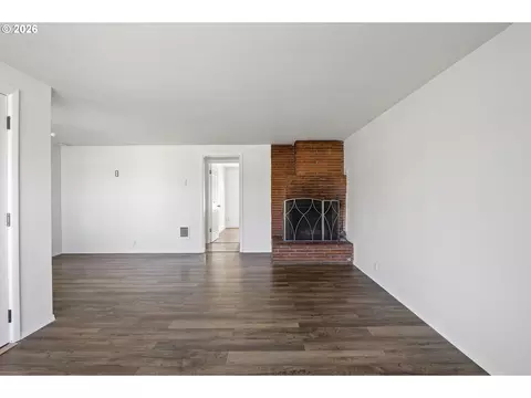 Living - 1008 Coburg Rd, Eugene, OR 97401 photo 1 of 7