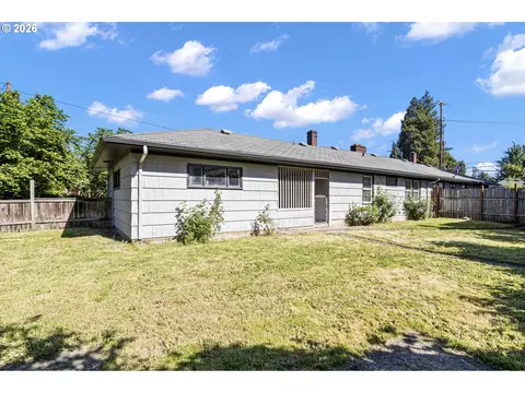 Exterior - 1008 Coburg Rd, Eugene, OR 97401 photo 13 of 15
