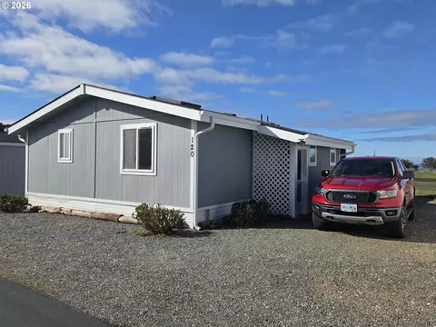 94120 Strahan St #120, Gold Beach, OR 97444