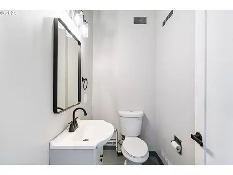 352 NE Lovrien Ave, Gresham, OR 97030 photo 25