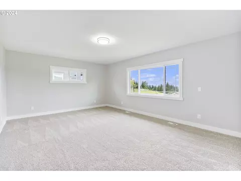 352 NE Lovrien Ave, Gresham, OR 97030 photo 17