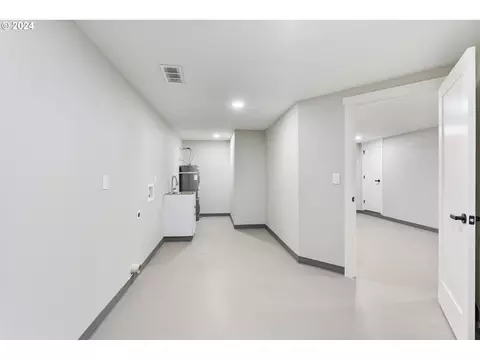 352 NE Lovrien Ave, Gresham, OR 97030 photo 30