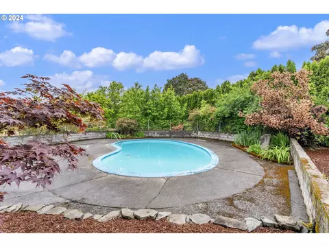 352 NE Lovrien Ave, Gresham, OR 97030 photo 33