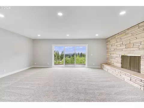 352 NE Lovrien Ave, Gresham, OR 97030 photo 13