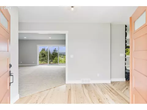 352 NE Lovrien Ave, Gresham, OR 97030 photo 3