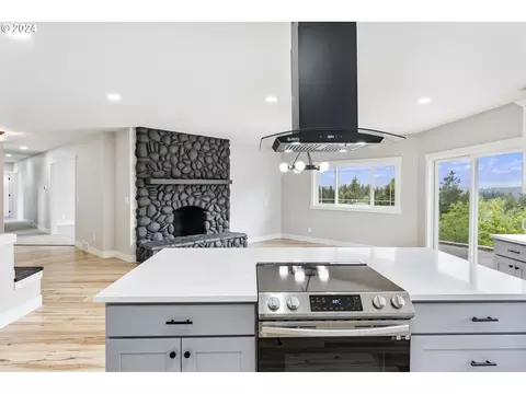 352 NE Lovrien Ave, Gresham, OR 97030 photo 8