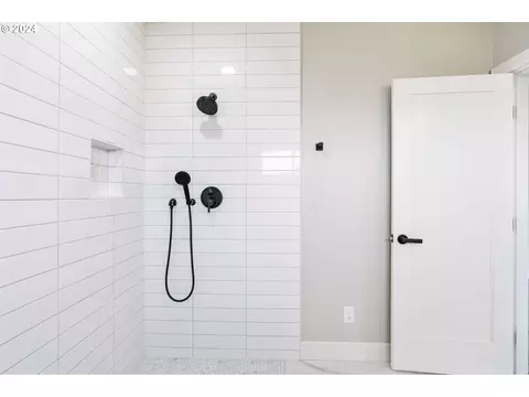 352 NE Lovrien Ave, Gresham, OR 97030 photo 21