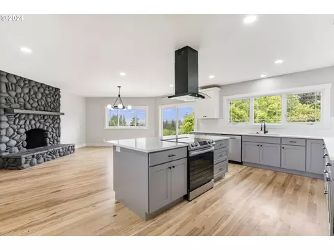 352 NE Lovrien Ave, Gresham, OR 97030 photo 5