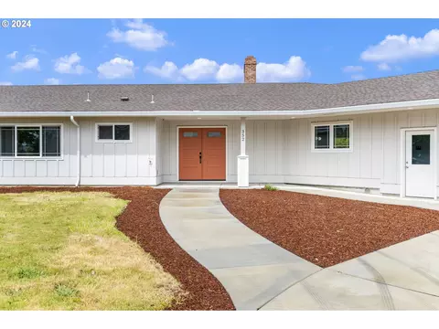 352 NE Lovrien Ave, Gresham, OR 97030 photo 2