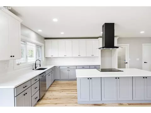 352 NE Lovrien Ave, Gresham, OR 97030 photo 6