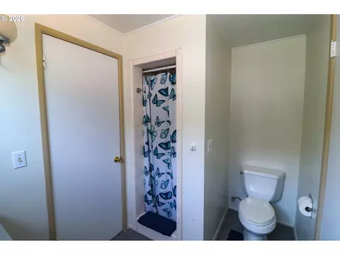 Bath - 7077 Main St, Springfield, OR 97478 photo 4 of 4