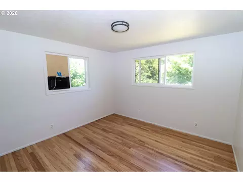 Bedroom - 7077 Main St, Springfield, OR 97478 photo 3 of 8