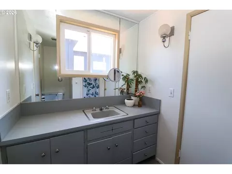 Bath - 7077 Main St, Springfield, OR 97478 photo 3 of 4