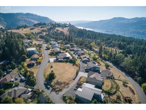 El Camino Real, White Salmon, WA 98672