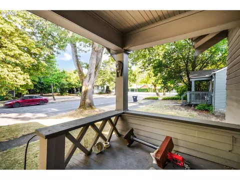 Exterior - 1258 Washington St, Eugene, OR 97401 photo 4 of 5