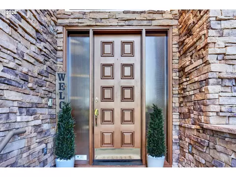 Entry Way - 4306 SE Augusta Loop, Gresham, OR 97080 photo 1 of 2