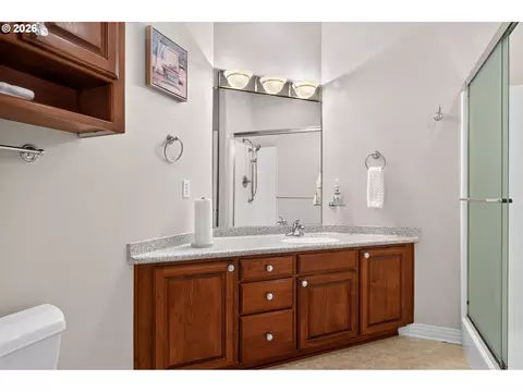 Bath - 4306 SE Augusta Loop, Gresham, OR 97080 photo 6 of 7
