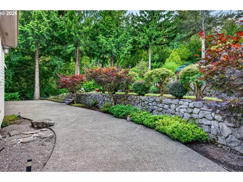 Exterior - 4306 SE Augusta Loop, Gresham, OR 97080 photo 6 of 7