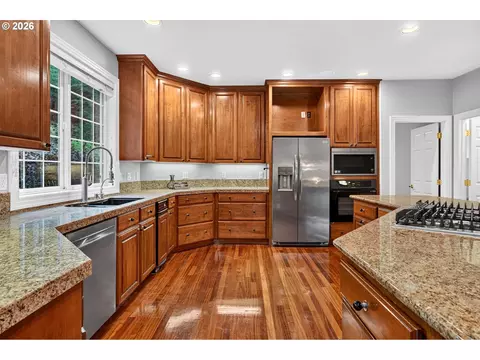 Kitchen - 4306 SE Augusta Loop, Gresham, OR 97080 photo 2 of 4