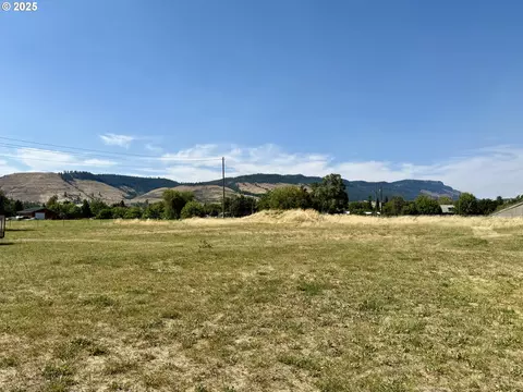 705 Palmer Ave, La Grande, OR 97850