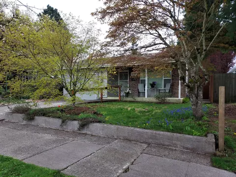 8638 NE Thompson St, Portland, OR 97220
