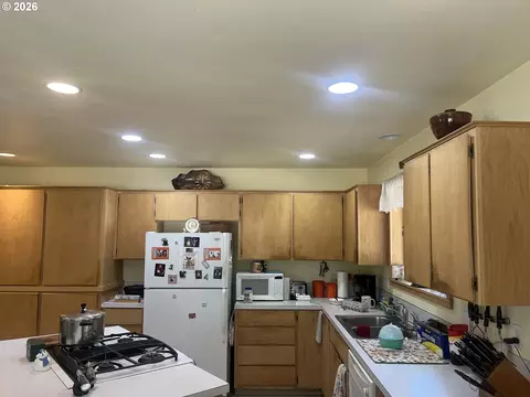 Kitchen - 51474 Sunflower Flat Rd, Heppner, OR 97836 photo 1 of 3