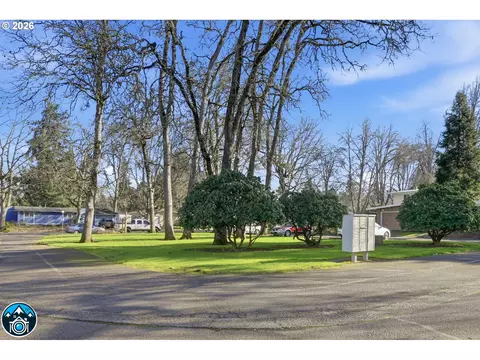 Exterior - 1438 Quaker St, Eugene, OR 97402 photo 9 of 9