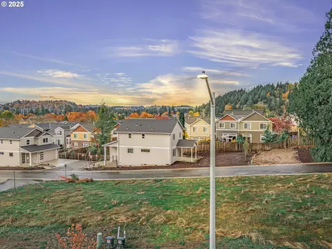 View/Area - 185 NW Mawrcrest Ave, Gresham, OR 97030 photo 1 of 4