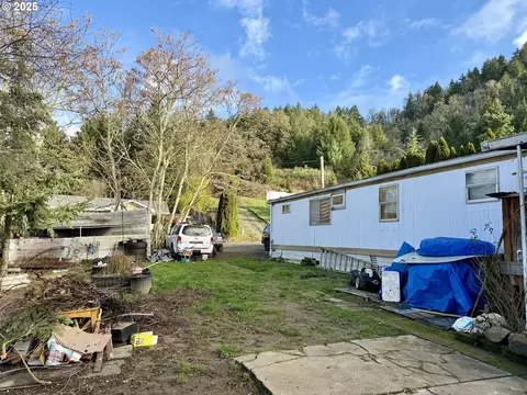 233 E D Ave, Drain, OR 97435