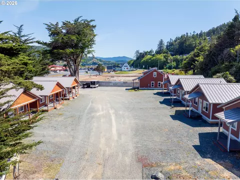 29940 Harbor Way, Gold Beach, OR 97444