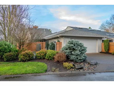 7295 SW East Lake Ct, Wilsonville, OR 97070