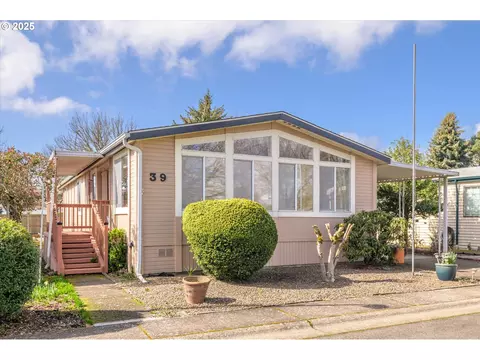 1699 N Terry St #39, Eugene, OR 97402