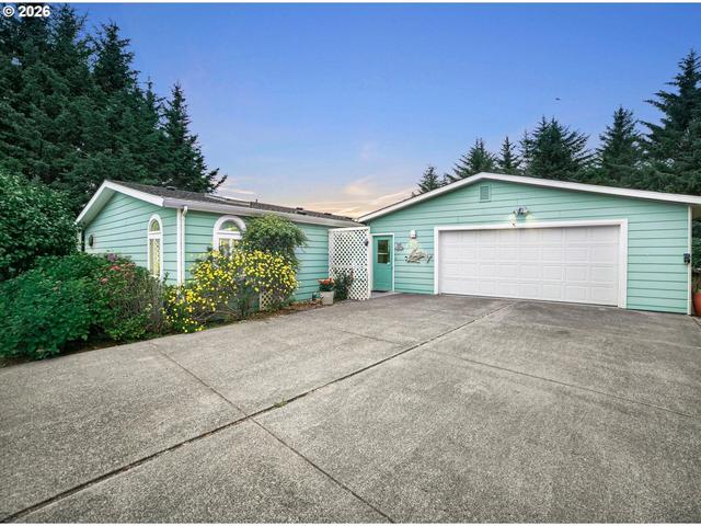 6250 NEvergreen Ln, Newport, OR 97365