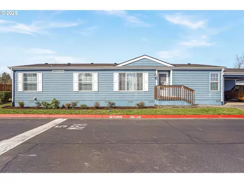 1015 Oak St #109, Silverton, OR 97381