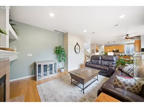 Living - 3644 NW 12th Ave, Camas, WA 98607 photo 2 of 3