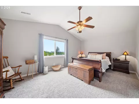 Bedroom - 3644 NW 12th Ave, Camas, WA 98607 photo 4 of 5