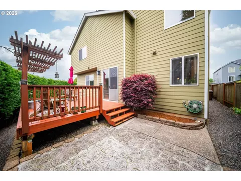 Exterior - 3644 NW 12th Ave, Camas, WA 98607 photo 6 of 10