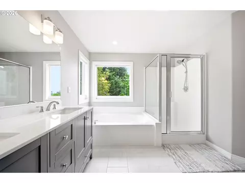 Bath - 3644 NW 12th Ave, Camas, WA 98607 photo 4 of 4