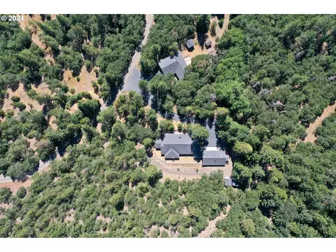 5831 Old Highway 99, Ashland, OR 97520