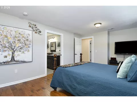 Bedroom - 1504 NE Village Squire Ct, Gresham, OR 97030 photo 4 of 4